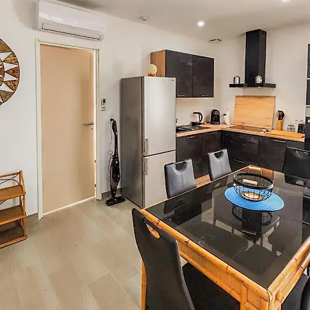 1 Bedroom Stunning In Apartment Narbonne