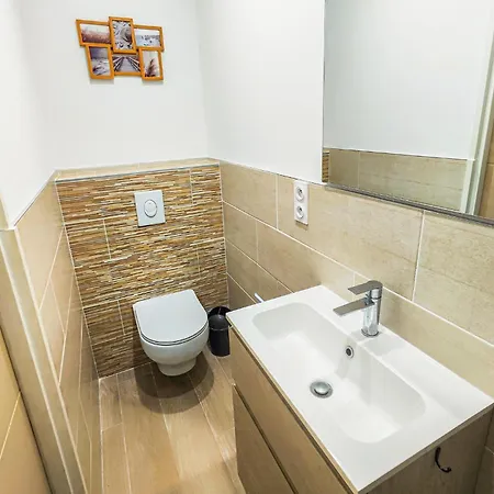 Apartment 1 Bedroom Stunning In *