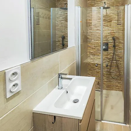 1 Bedroom Stunning In *