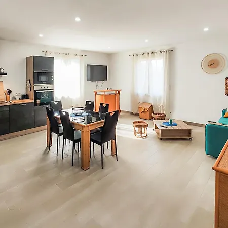 Apartment 1 Bedroom Stunning In Narbonne